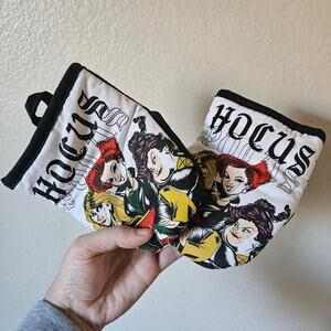 Hocus Pocus Oven Mitts Gloves